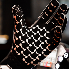 Classic Gloves Black by Moradness - The French Simracer