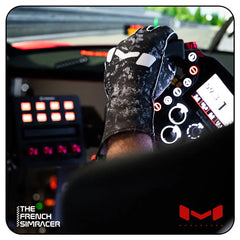 Forged Carbon Gloves by Moradness - The French Simracer