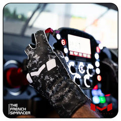 Forged Carbon Gloves by Moradness - The French Simracer