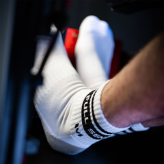 Chaussettes Full Send Blanches par Moradness - The French Simracer