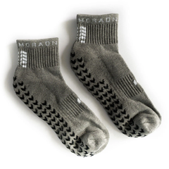 Chaussettes Simracing Grises Basses par Moradness - The French Simracer