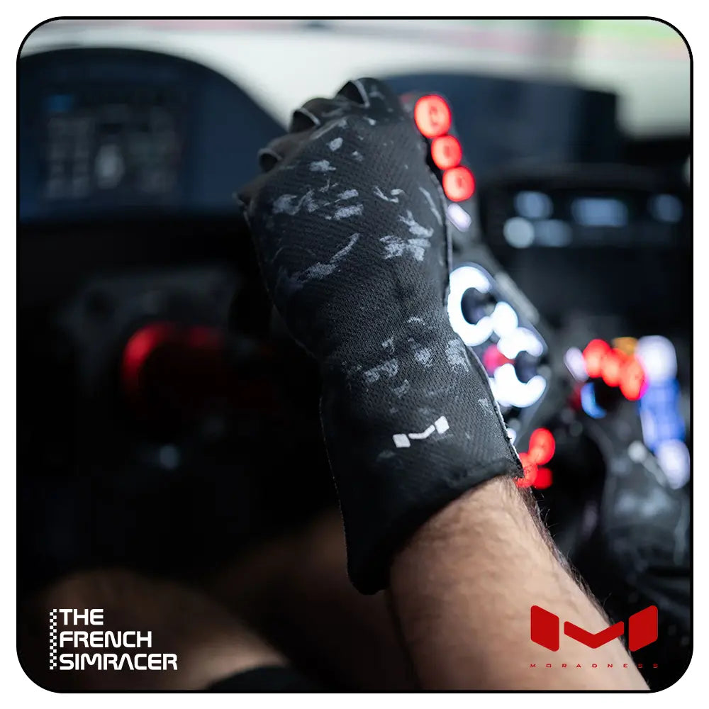 Aura Pro Forged Carbon Gloves by Moradness - The French Simracer