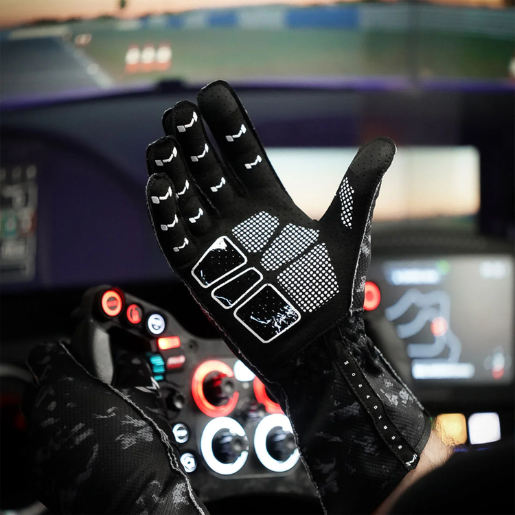 Aura Pro Forged Carbon Gloves by Moradness - The French Simracer