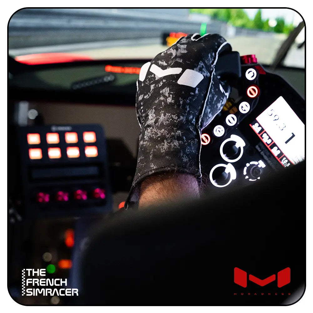 Forged Carbon Gloves by Moradness - The French Simracer