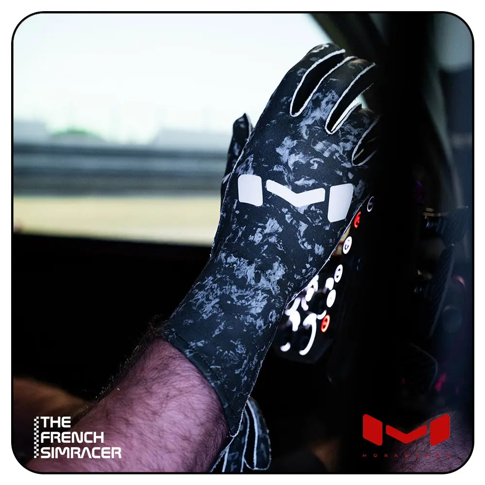 Forged Carbon Gloves by Moradness - The French Simracer