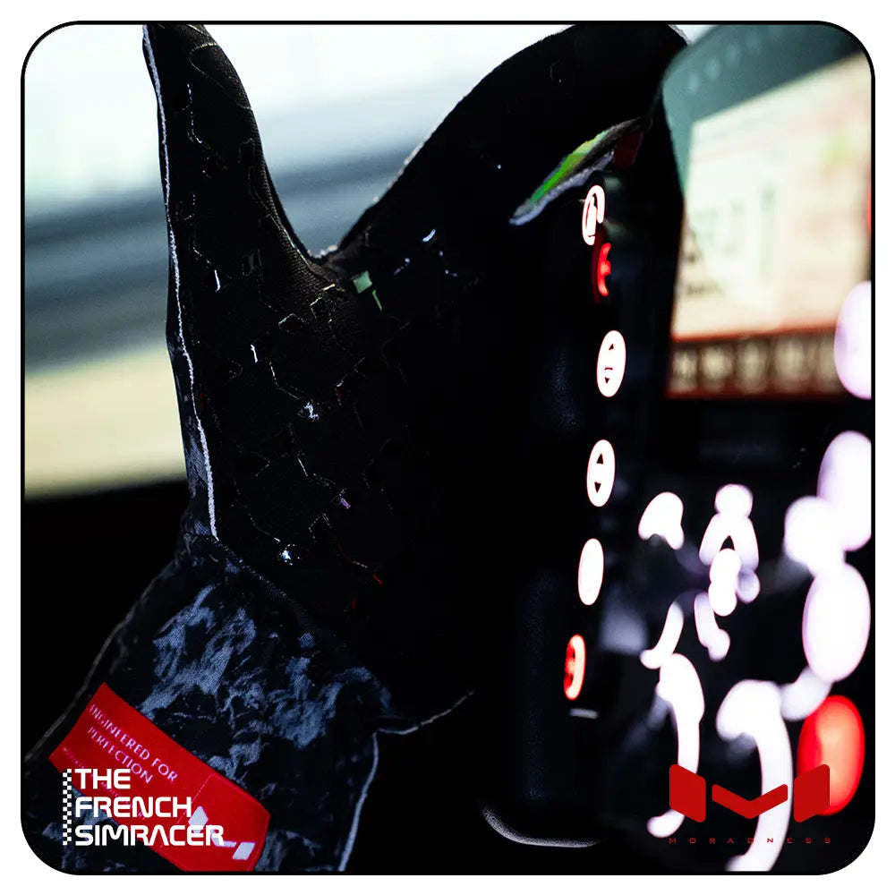 Forged Carbon Gloves by Moradness - The French Simracer