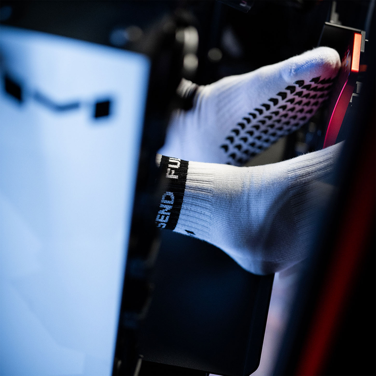 Chaussettes Full Send Blanches par Moradness - The French Simracer