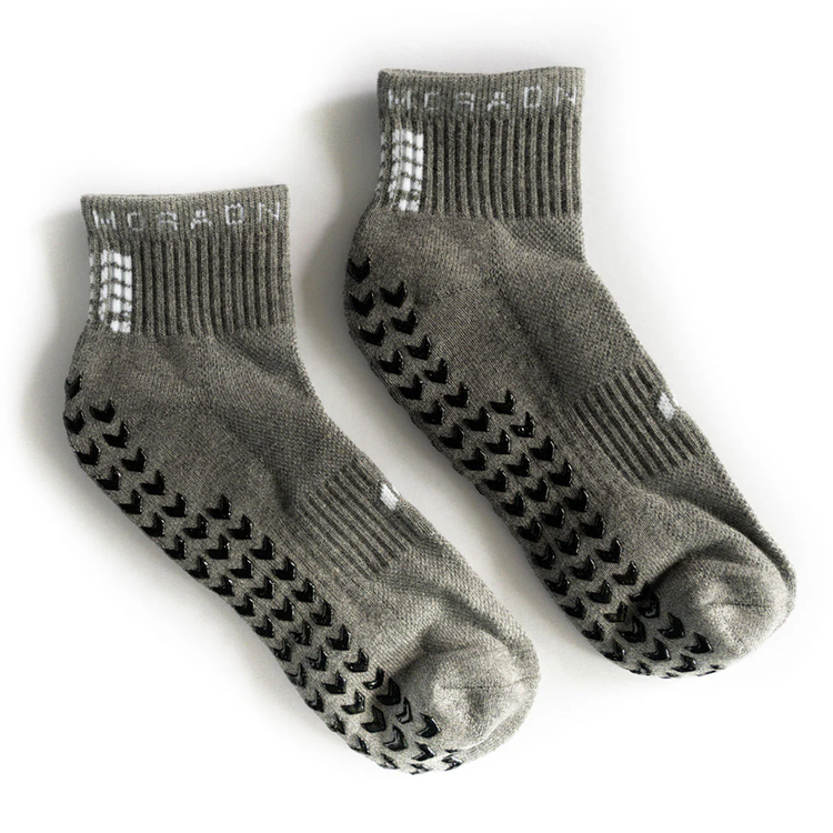 Chaussettes Simracing Grises Basses par Moradness - The French Simracer