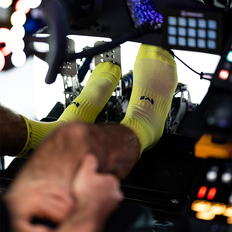 Chaussettes Simracing Neon par Moradness - The French Simracer