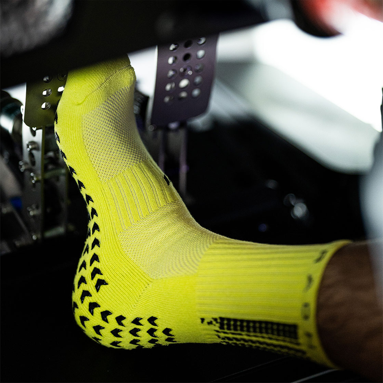 Chaussettes Simracing Neon par Moradness - The French Simracer