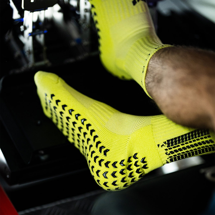 Chaussettes Simracing Neon par Moradness - The French Simracer