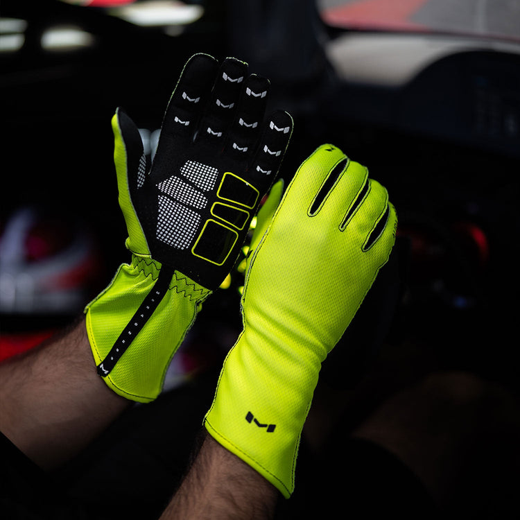 Aura Pro Volt Gloves by Moradness - The French Simracer, view 2