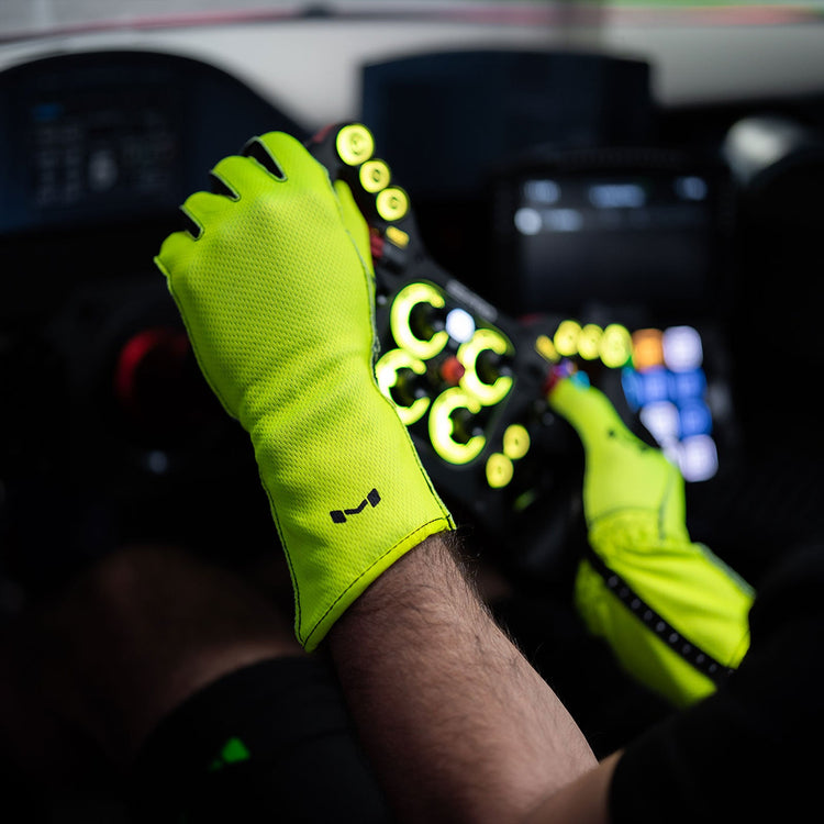 Aura Pro Volt Gloves by Moradness - The French Simracer, view 3