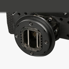 Fanatec CSL Universal Hub V2 + QR2 Lite côté volant, gros plan sur le quick release, vue 3