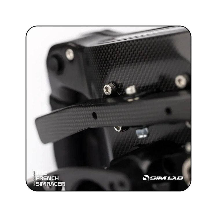 Volant simracing Sim-Lab Mercedes-AMG PETRONAS Formula One Team (2024) – gros plan sur la palette de vitesses