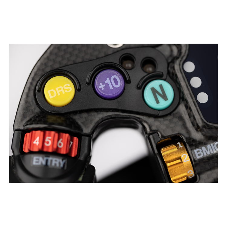 Volant simracing Sim-Lab Mercedes-AMG PETRONAS Formula One Team (2024) – gros plan sur les boutons DRS, +10 et N