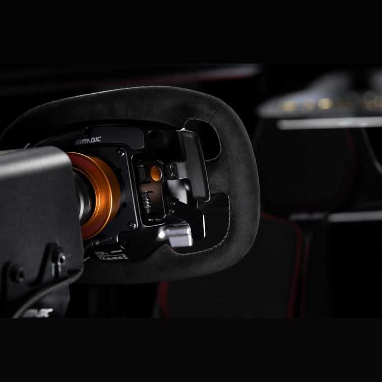 Volant Simagic Aston Martin Valkyrie – monté sur un simulateur